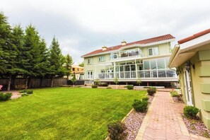 Exterior - Private Bedroom + Patio overlooking backyard! (Edmonton)