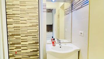 Doccia, articoli per l'igiene personale ecosostenibili, asciugacapelli