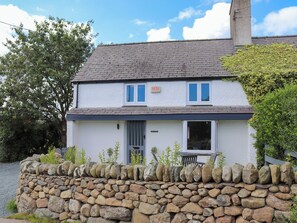 Exterior - 3 bedroom accommodation in Pentir, near Snowdonia in Llanberis (Pentir, near Snowdonia in Llanberis)