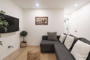 TV, fireplace, stereo