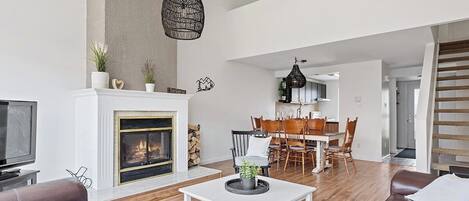 تلفزيون، مدفأة، ستيريو