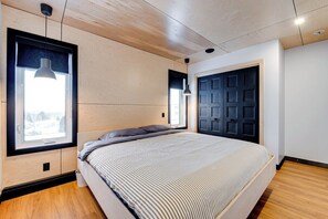 5 Schlafzimmer, Bügeleisen/Bügelbrett, Reisekinderbett, WLAN