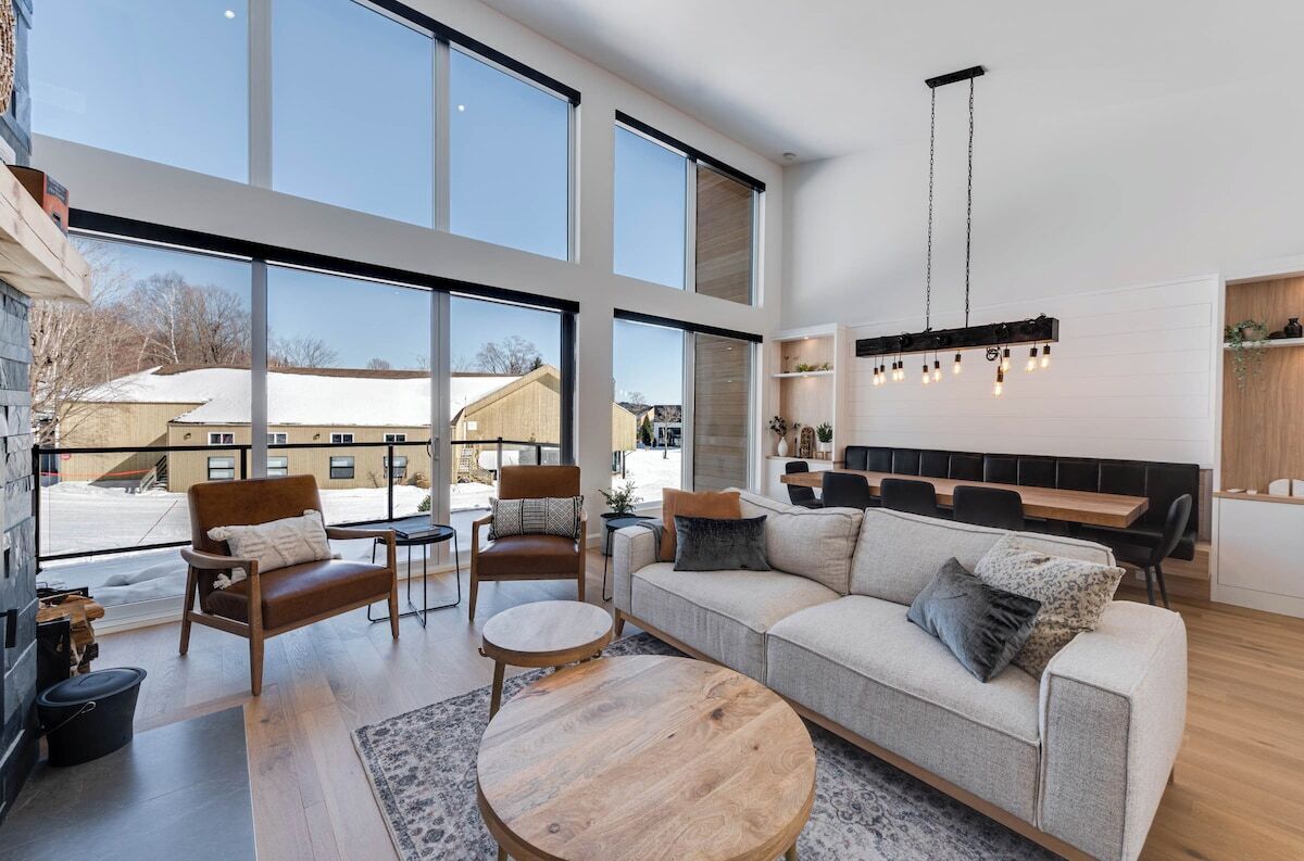 TV, fireplace, table football, stereo