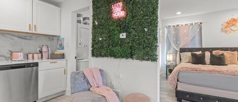 1 chambre, fer et planche à repasser, Wi-Fi, draps fournis