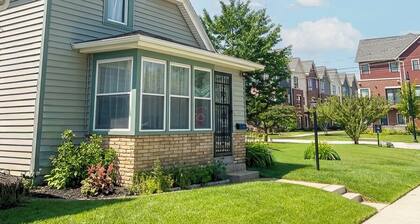Charming 2-bedroom home, close to Downtown South bend and 5 mins away from ND