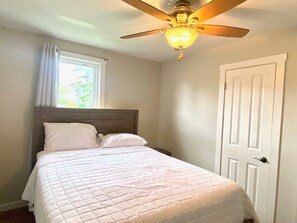 2 bedrooms, iron/ironing board, free WiFi, bed sheets