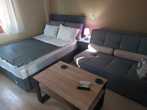 PETROUPOLI APARTMENT'S