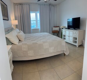 2 slaapkamers, een strijkplank/strijkijzer, wifi, beddengoed