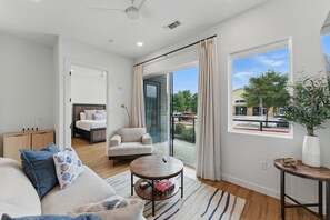 TV - R&R Getaway at “Freiheit Haus” with Resort Feels (New Braunfels)