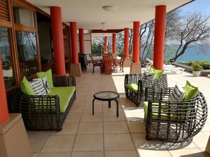 屋外ダイニングエリア