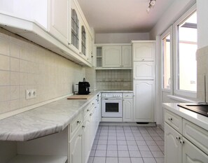 House | Private kitchen | Highchair - Ferienhaus Yvonne in Wendorf im Bernstein Resort (Kuhlen-Wendorf)