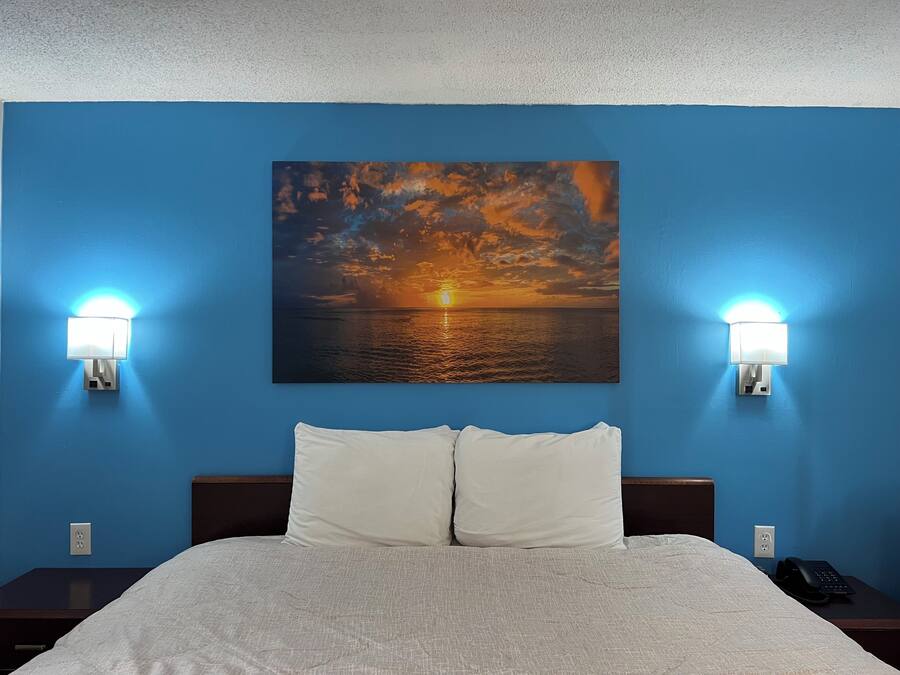 Bureau, Wi-Fi gratuit, draps fournis