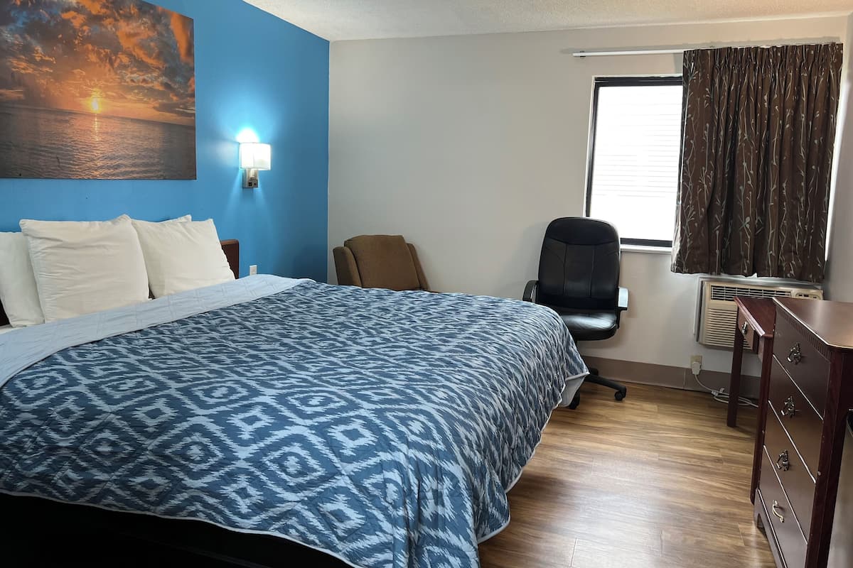 Deluxe Room | Desk, free WiFi, bed sheets