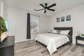 3 slaapkamers, een strijkplank/strijkijzer, wifi, beddengoed