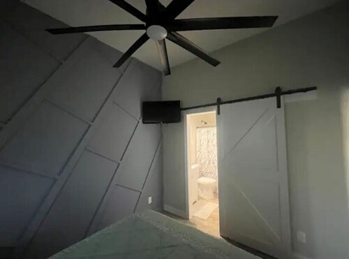 Charming 1-bedroom fish shack in Somerset with WiFi and AC