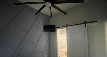 Charming 1-bedroom fish shack in Somerset with WiFi and AC