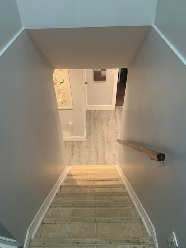 Interior - The Hummingbird - Cozy and Stylish Basement Room (Edmonton)