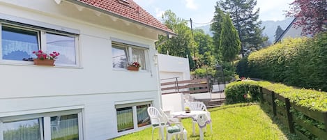 屋外ダイニングエリア