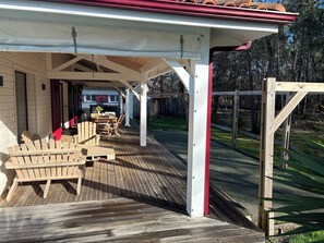 Outdoor dining - Family villa on the edge of a forest, close to the ocean and the largest lake in France  (Hourtin)