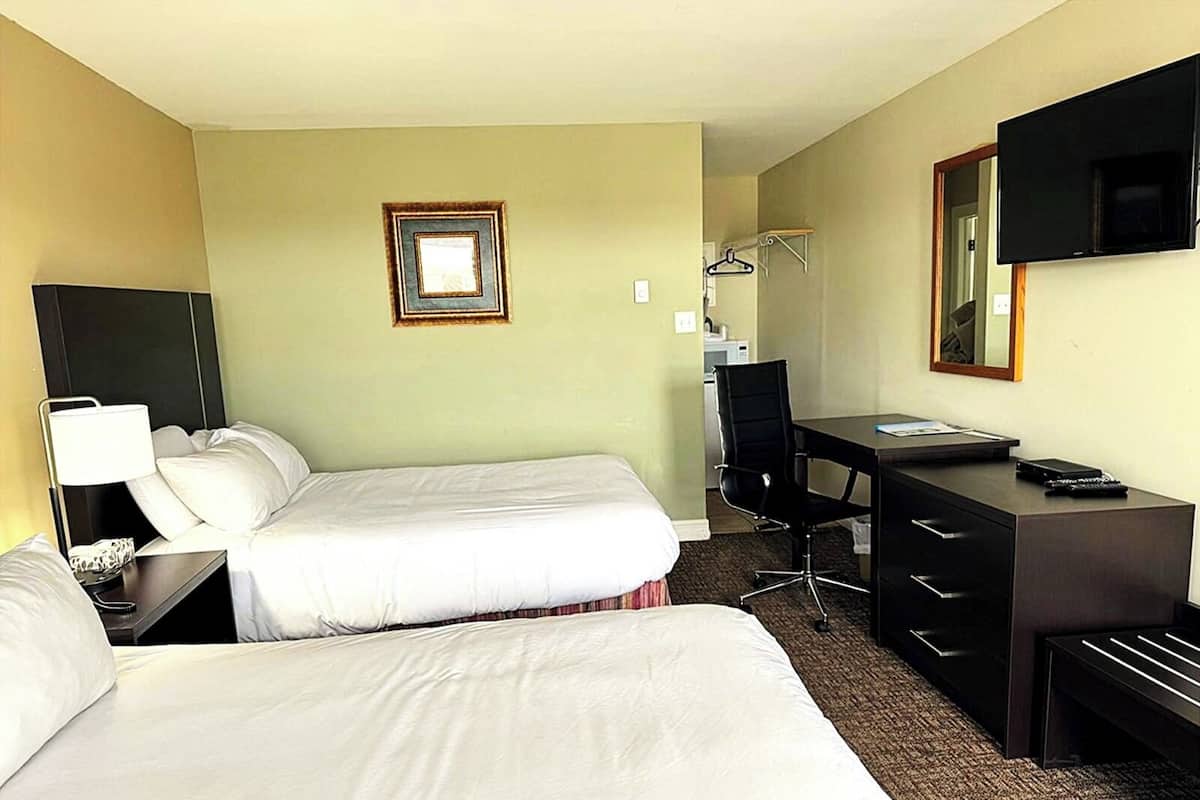 مكتب وواي فاي مجانًا وملاءات أسرّة