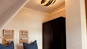 2 slaapkamers, een strijkplank/strijkijzer, wifi, beddengoed