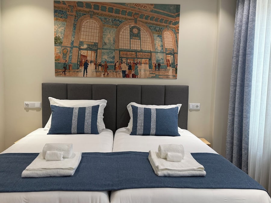 Hypo-allergenic bedding, in-room safe, individually decorated, desk