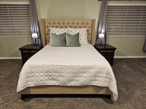 1 bedroom, desk, iron/ironing board, travel crib - Spacious 2 story gated home w/ pool & play area. (Bakersfield)