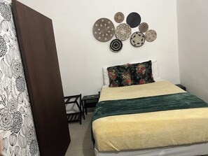 1 chambre, fer et planche à repasser, Wi-Fi, draps fournis