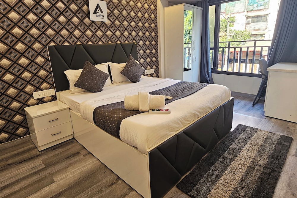 Astha Kandivali Service Apt