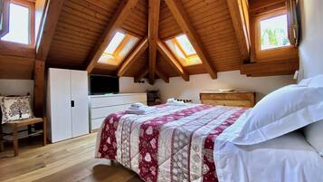 2 bedrooms, iron/ironing board, travel crib, free WiFi