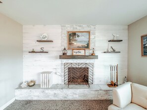 Interior - Waterfront~Kayaks~Boat Tie Off~Heart of Tampa~Boat Cruises~Kayak to Lunch on Bay (Tampa)