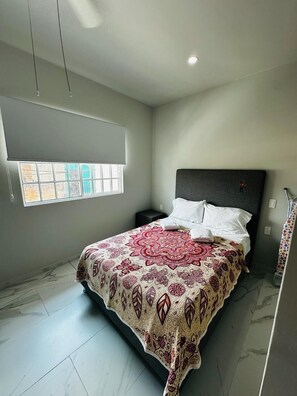 2 bedrooms, iron/ironing board, free WiFi