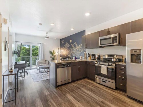 Cozy condo w/fire pit & gym
