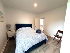2 bedrooms, WiFi, bed sheets - Salty  Seahorse (Waldport)