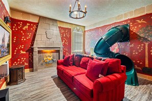 Interior - Legends Belleview: Private Pool, Theater, Arcade (Kissimmee)