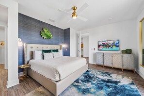 9 bedrooms, iron/ironing board, free WiFi, bed sheets - Legends Belleview: Private Pool, Theater, Arcade (Kissimmee)