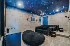 Interior - Legends Belleview: Private Pool, Theater, Arcade (Kissimmee)