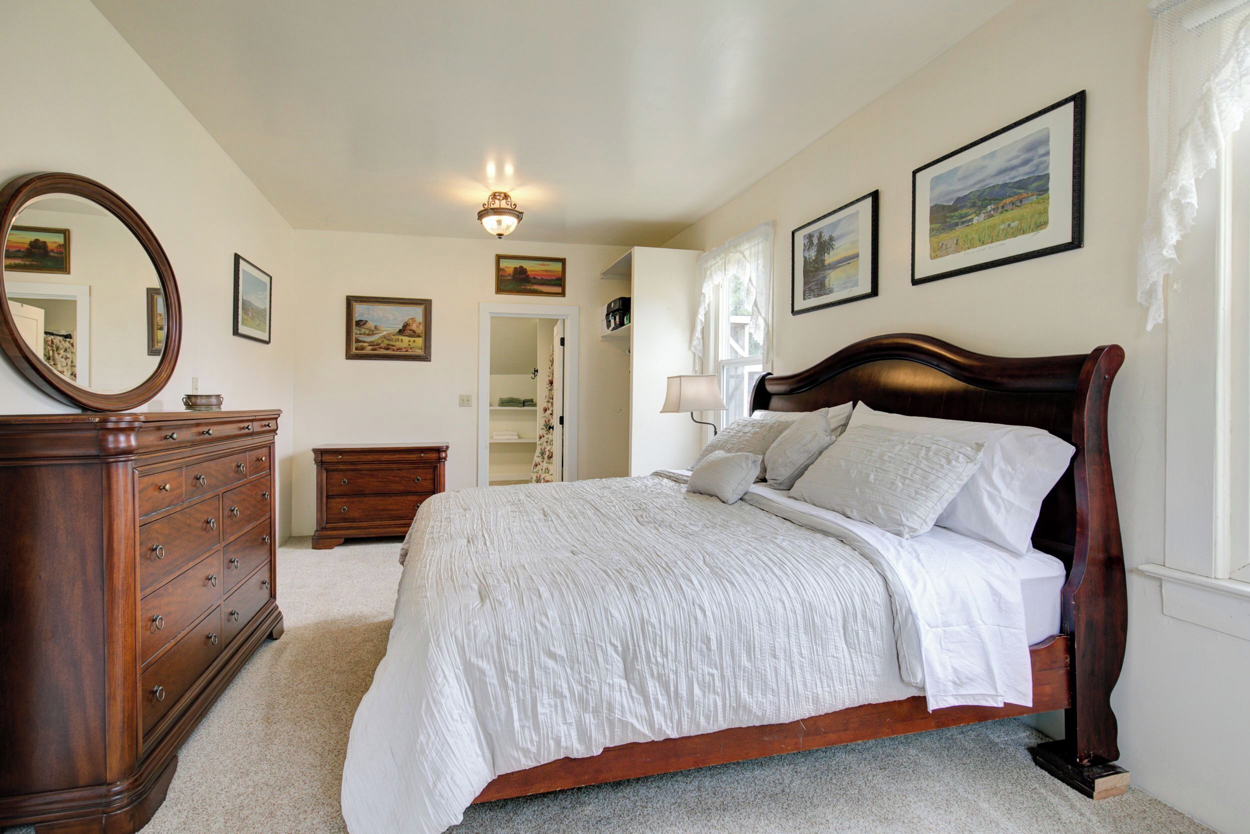 3 chambres, fer et planche à repasser, Wi-Fi, draps fournis