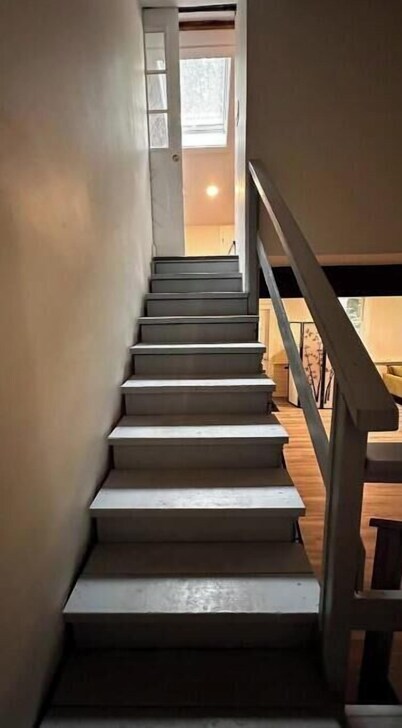 Woodland Dream House on private pond with forest and fields- Warm and Cozy