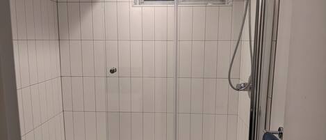 Whirlpool, Haartrockner, HandtĂŒcher, Seife