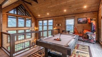 Studio | 4 bedrooms, Internet