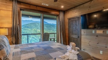Studio | 4 bedrooms, Internet