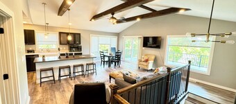 Beautiful, newly renovated 3 bedroom home on the Mississippi River. 