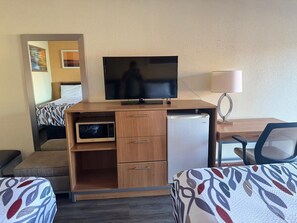 Iron/ironing board, free WiFi, bed sheets - Budget Inn By Belvilla St George I-95 (St. George)