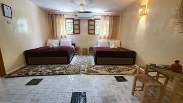 Family Room | Free WiFi