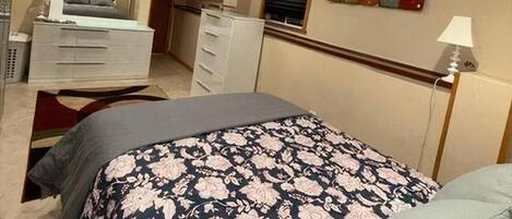 1 soveværelse, strygejern/strygebræt, Wi-Fi, sengetøj