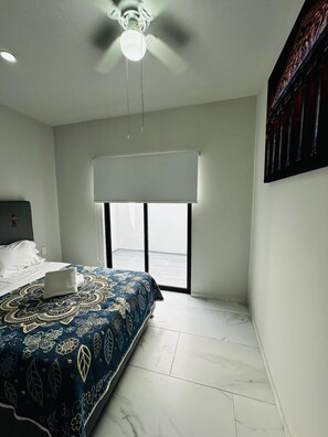 2 slaapkamers, een strijkplank/strijkijzer, gratis wifi