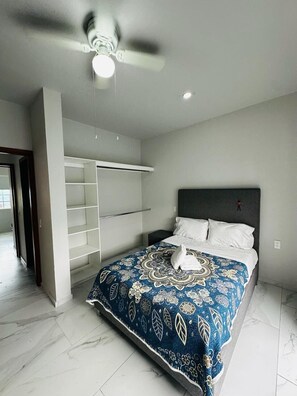 2 bedrooms, iron/ironing board, free WiFi