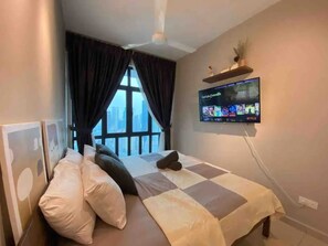 3 bedrooms, iron/ironing board, WiFi, bed sheets