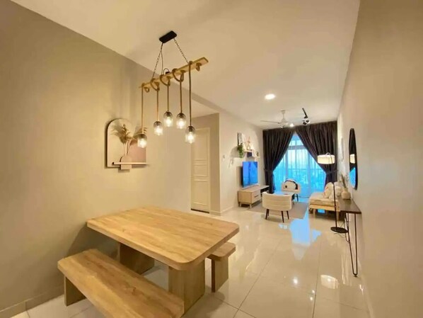 Interior - KLCC view with Netflix & 100MB/s WiFi
(Kuala Lumpur)